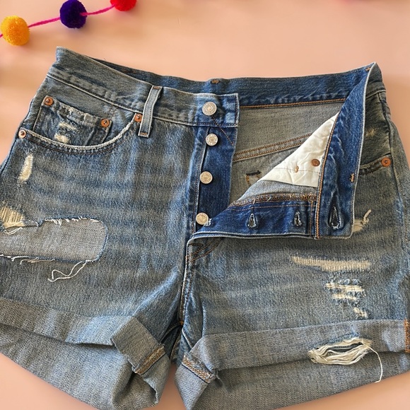 Levi’s Boyfriend Denim Shorts - Picture 5 of 9